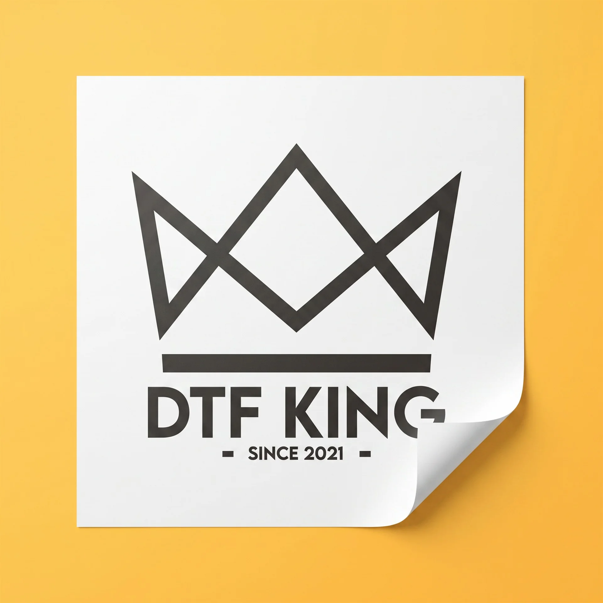 Sublimation transfer for cushions with DTF-King logo in front of a yellow background